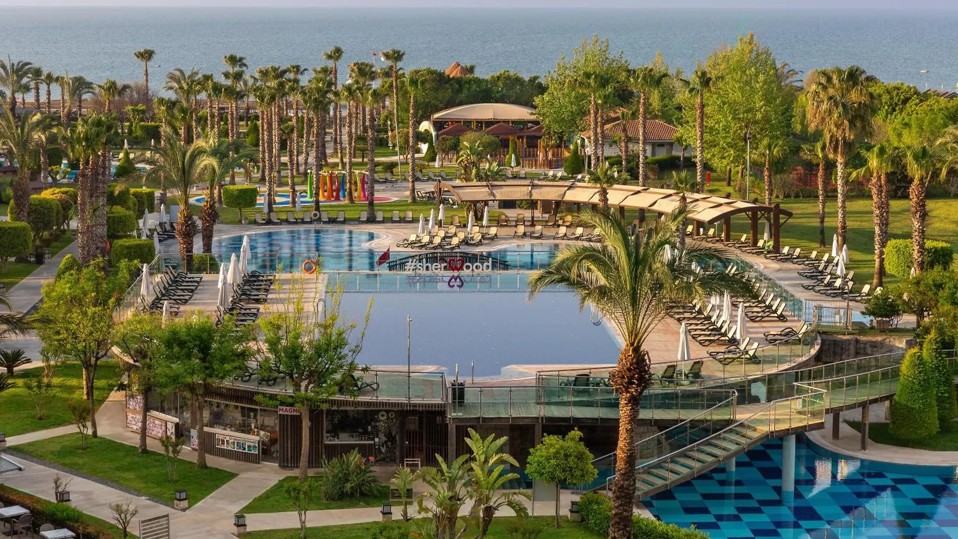 ***** Resort Sherwood Exclusive Lara Antalya Turquía